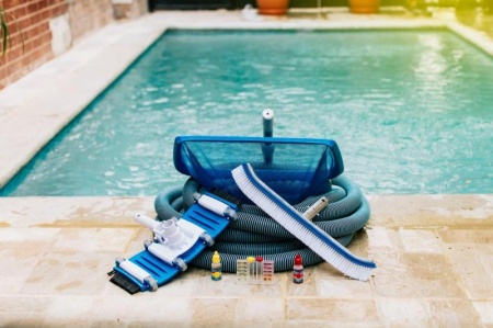 Ma&icirc;trisez l'entretien de votre piscine &agrave; VILLETTE D'ANTHON